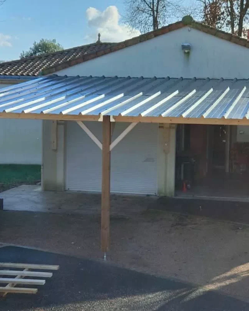 Réalisation d'aménagements extérieurs par JMS, menuisier à Saint-Hilaire-le-Vouhis