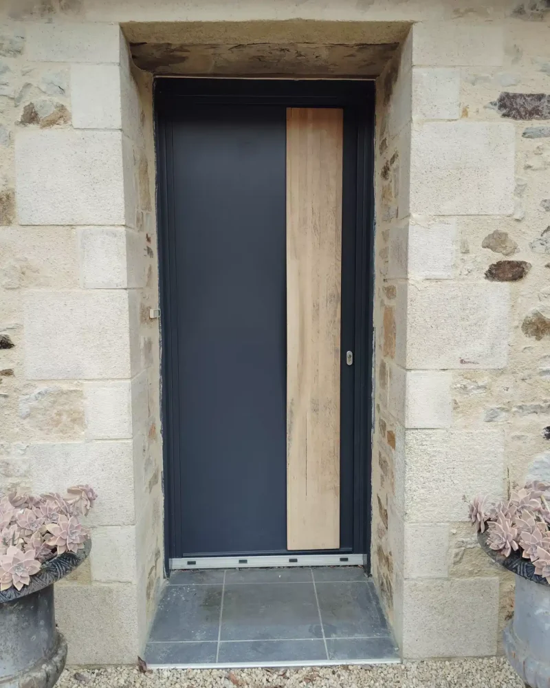 Réalisation de menuiseries extérieures par JMS, menuisier à Saint-Hilaire-le-Vouhis