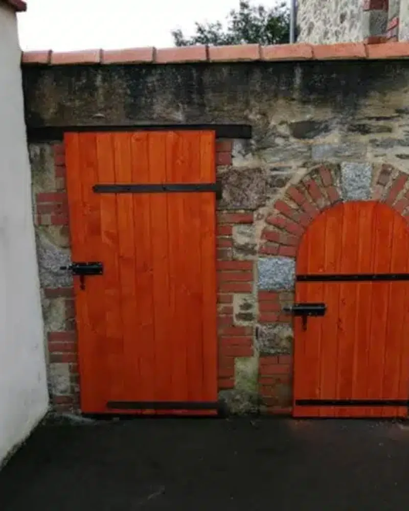 Réalisation de menuiseries extérieures par JMS, menuisier à Saint-Hilaire-le-Vouhis