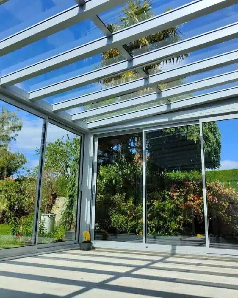 Réalisation de pergolas et vérandas par JMS, menuisier à Saint-Hilaire-le-Vouhis